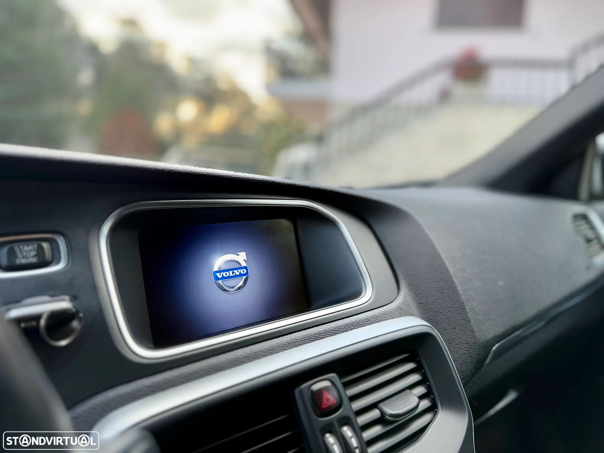 Volvo V40 1.6 D2 R-Design - 14