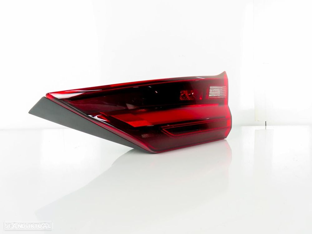 Farolim LED Direito/Trás Usado / Original BMW 1 (F40) 63215A55FB6 - 3