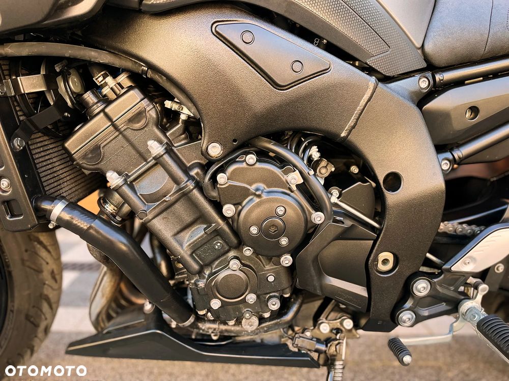 Yamaha FZ8 - 11