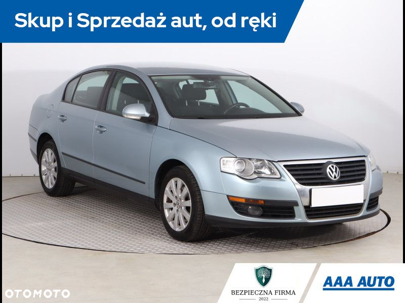Volkswagen Passat - 2