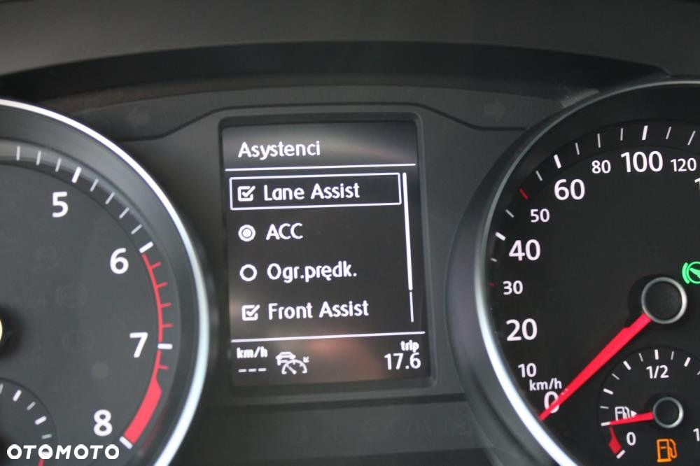 Volkswagen Passat - 18