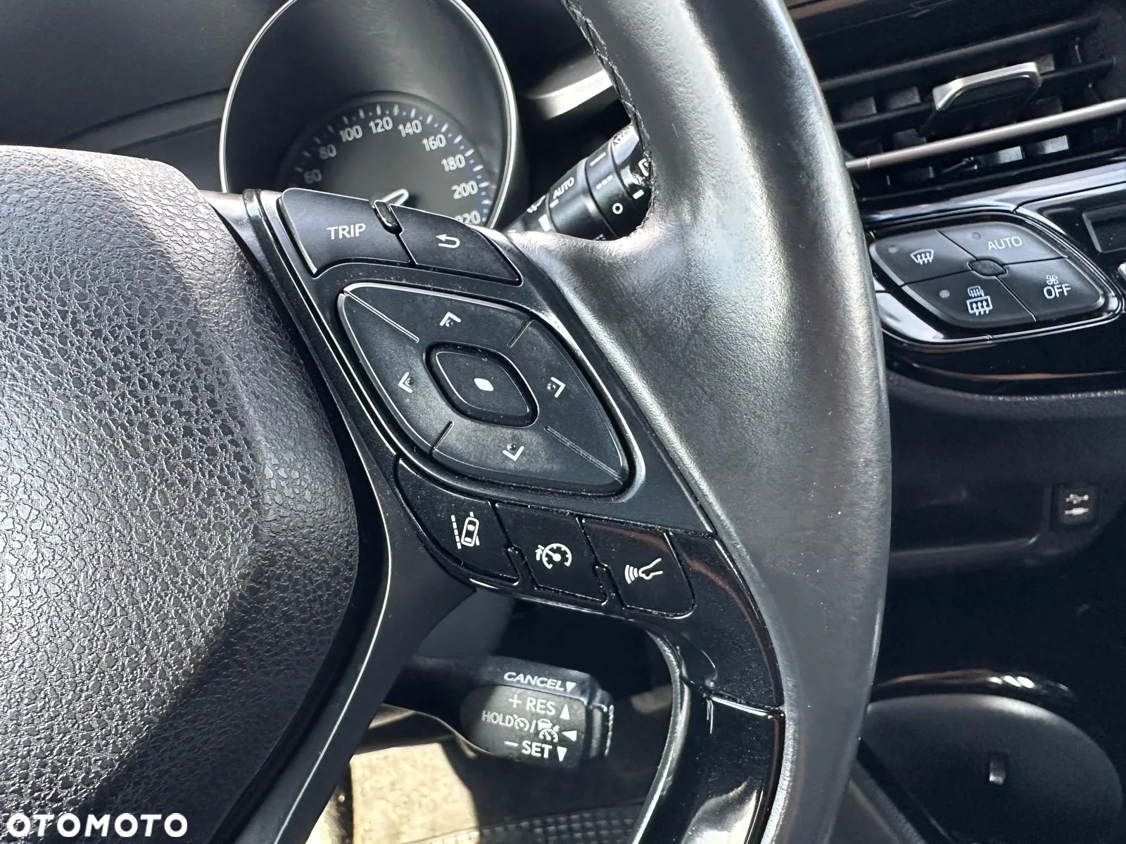 Toyota C-HR Hybrid Business-Edition - 16