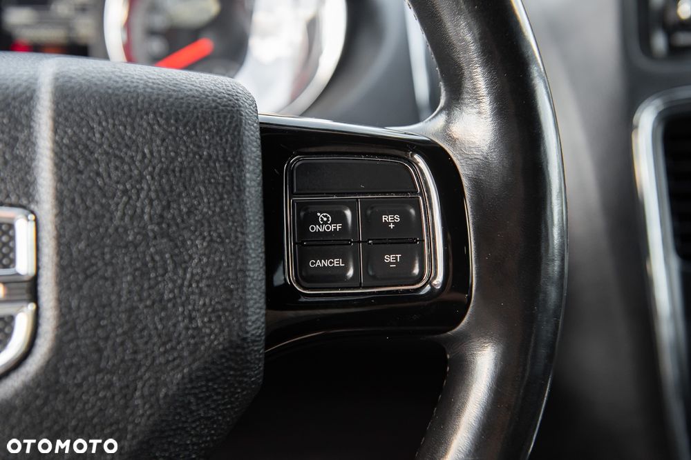 Dodge Grand Caravan 3.6 R/T - 21