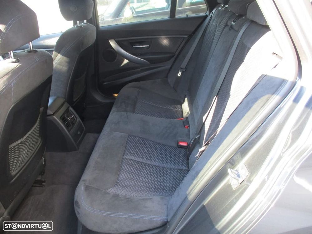 BMW 320 d xDrive Pack M Auto - 12