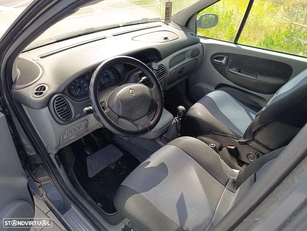 Renault Scénic 1.9 dTi RXE AC - 6