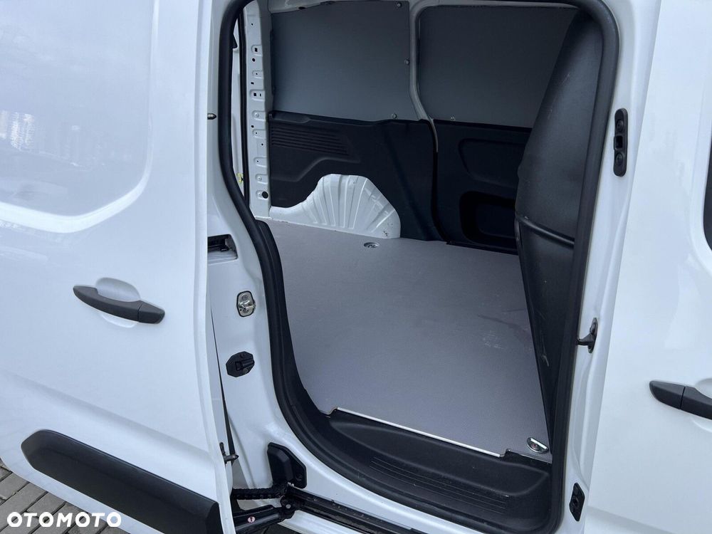 Toyota proace-city . - 23