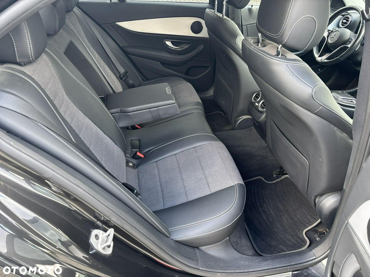 Mercedes-Benz Klasa E - 15