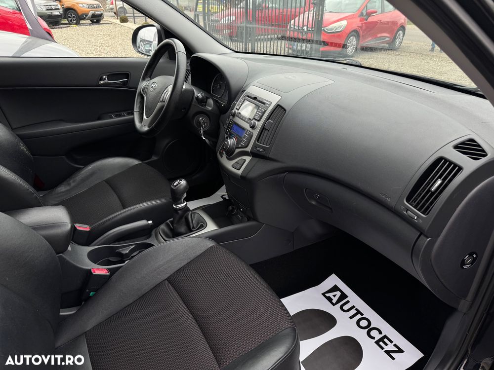 Hyundai i30 1.4 Comfort - 14