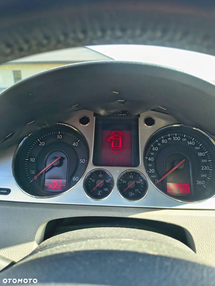 Volkswagen Passat 2.0 TDI DSG Individual Chrom - 7