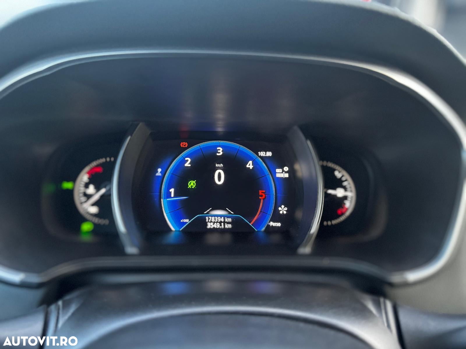 Renault Megane Energy dCi Intens - 6