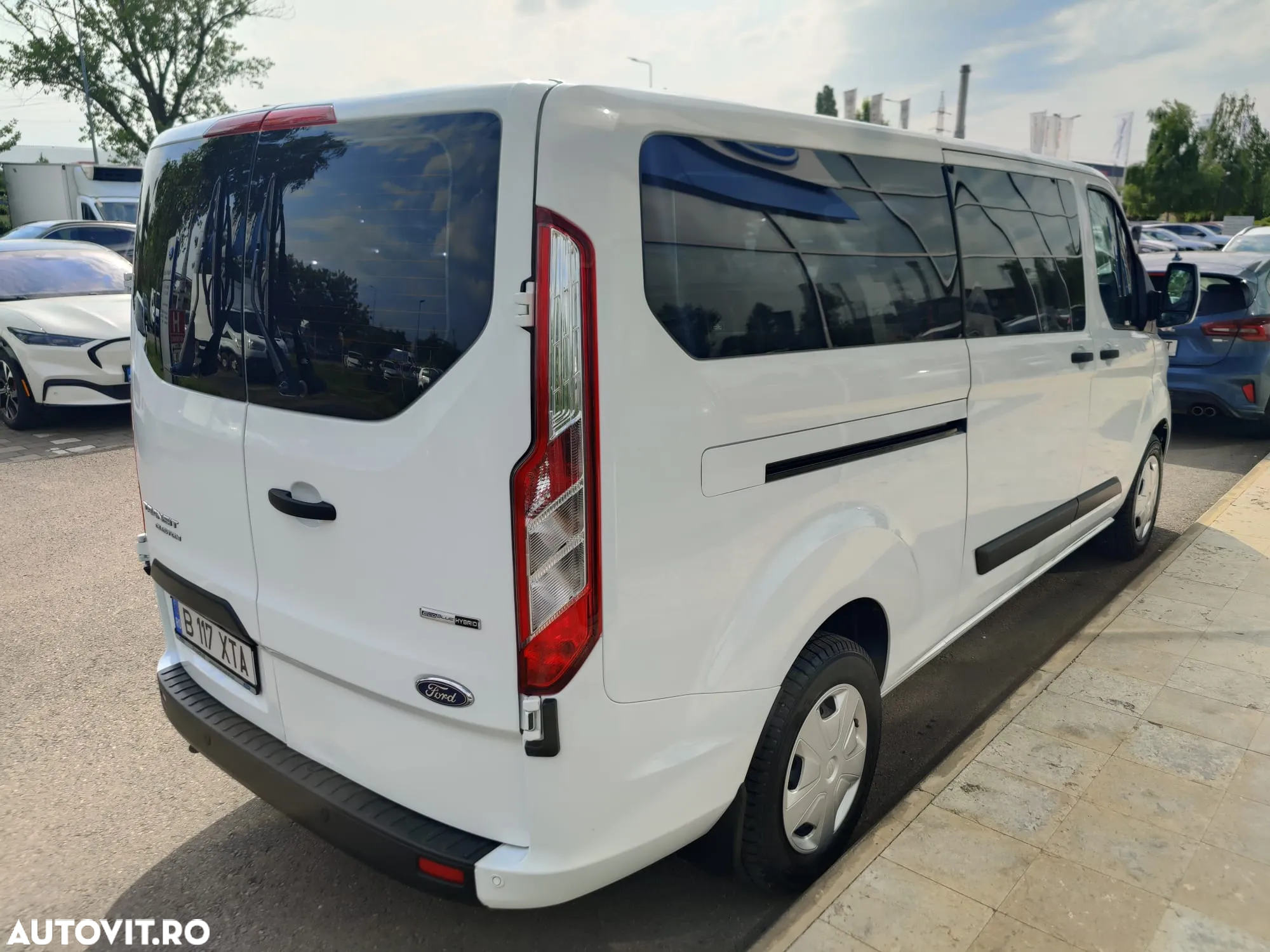 Ford Transit Custom Shuttle Bus 320 2.0 EcoBlue MHEV 130 CP L2H1 Trend - 5