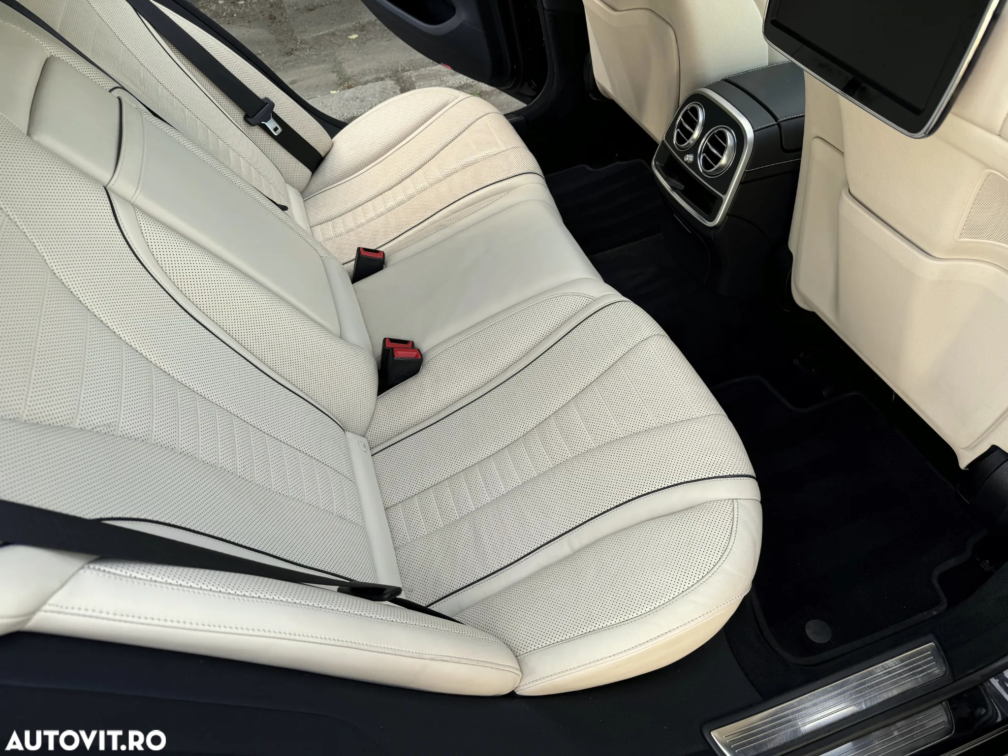 Mercedes-Benz S 350 d 4Matic 9G-TRONIC - 31