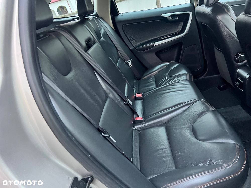 Volvo XC 60 2.0T Powershift RDesign - 8