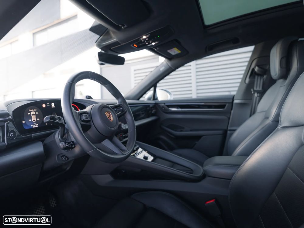 Porsche Macan Electric 4 - 14