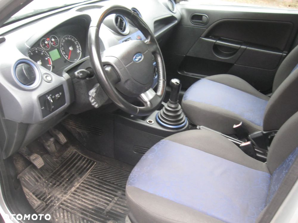Ford Fiesta 1.3 Trend - 10