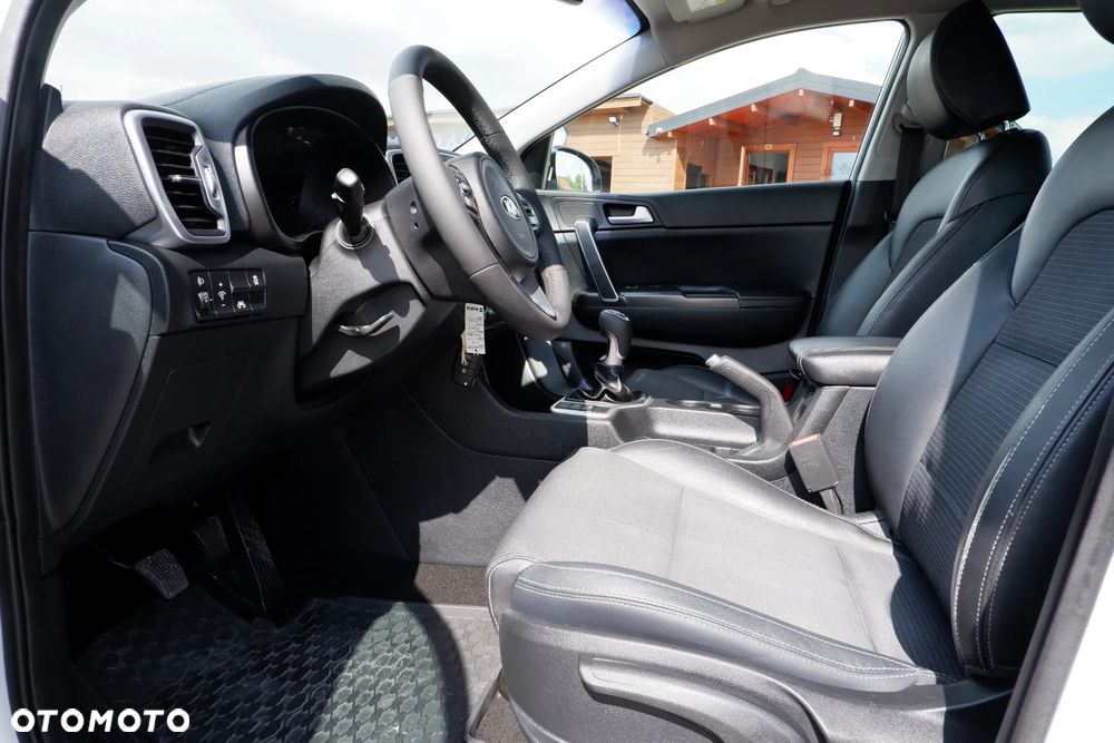 Kia Sportage 1.7 CRDI 2WD Dream-Team Edition - 26
