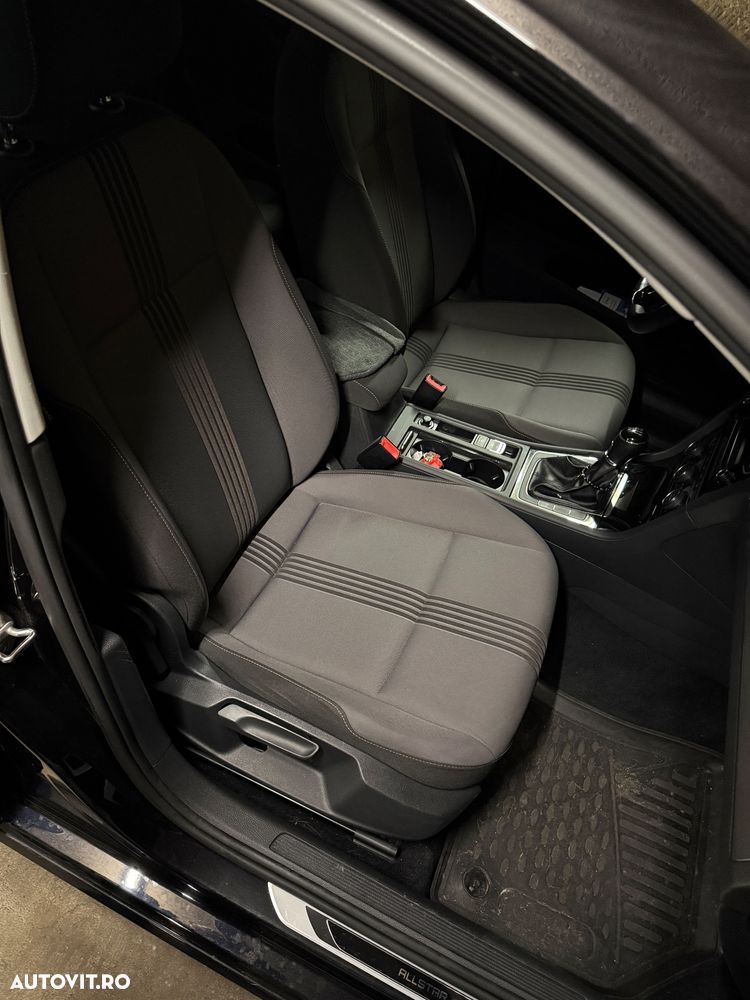 Volkswagen Golf 1.6 TDI BlueMotion Technology Allstar - 11