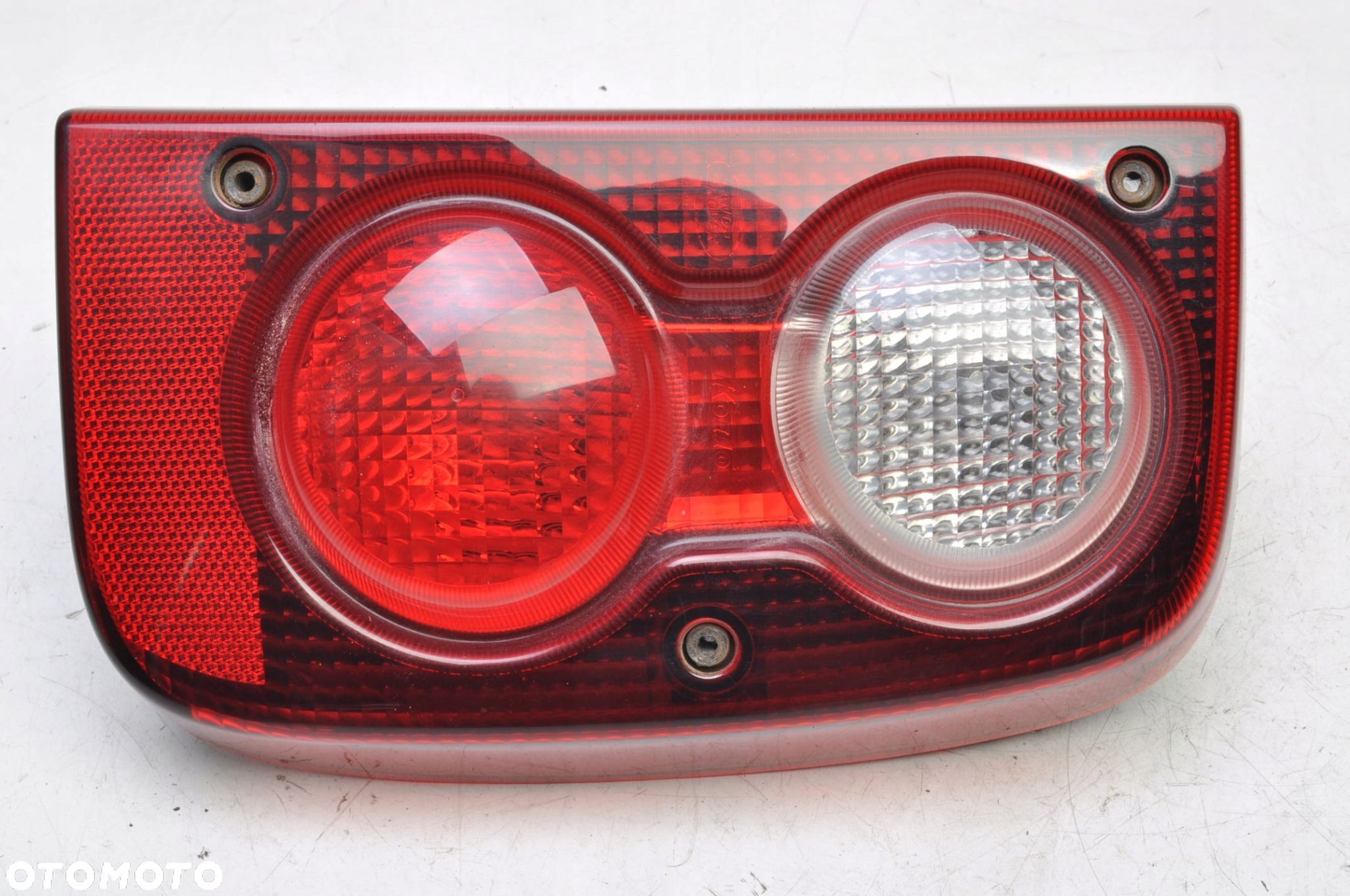 LAND ROVER FREELANDER L314 LAMPA PRAWA TYLNA PRAWY TYŁ - 1