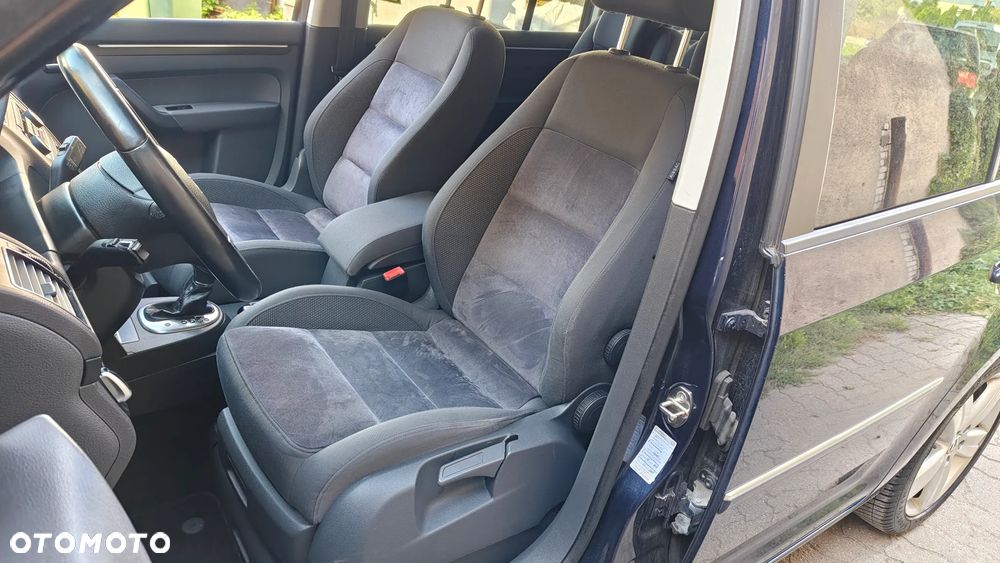 Volkswagen Touran - 18