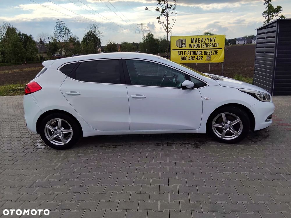 Kia Ceed 1.6 GDI Dream Team Edition - 3