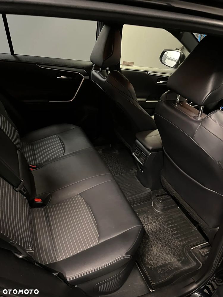 Toyota RAV4 2.5 Hybrid Black Edition by JBL 4x4 - 8