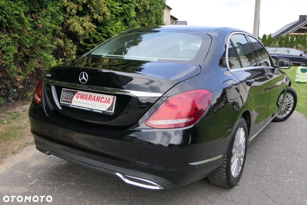 Mercedes-Benz Klasa C 180 (BlueEFFICIENCY) - 9
