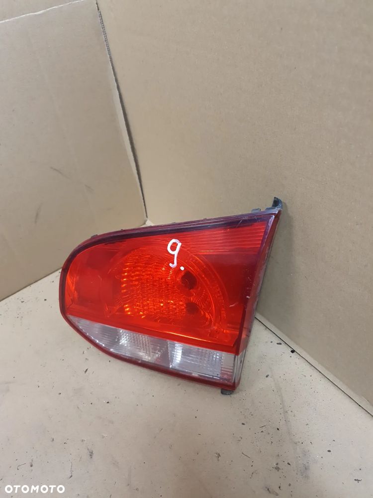 . LAMPA PRAWA W KLAPE VOLKSWAGEN GOLF 6 - 5