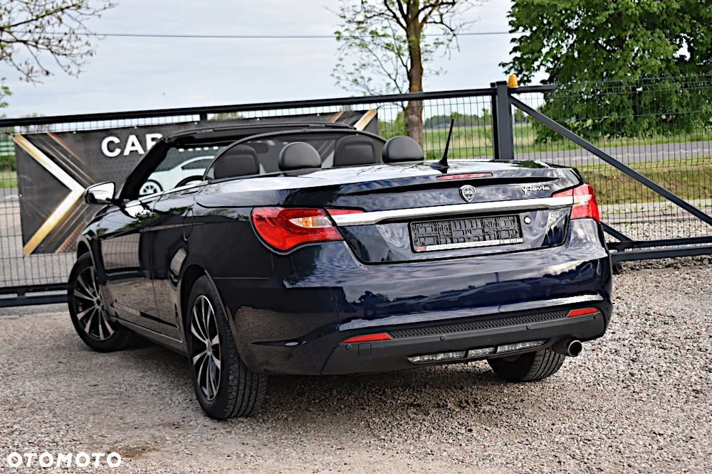 Chrysler 200 - 4