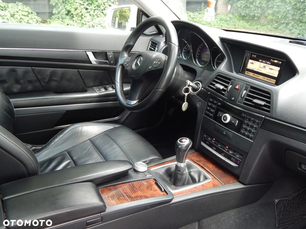 Mercedes-Benz Klasa E 220 CDI BlueEff - 16