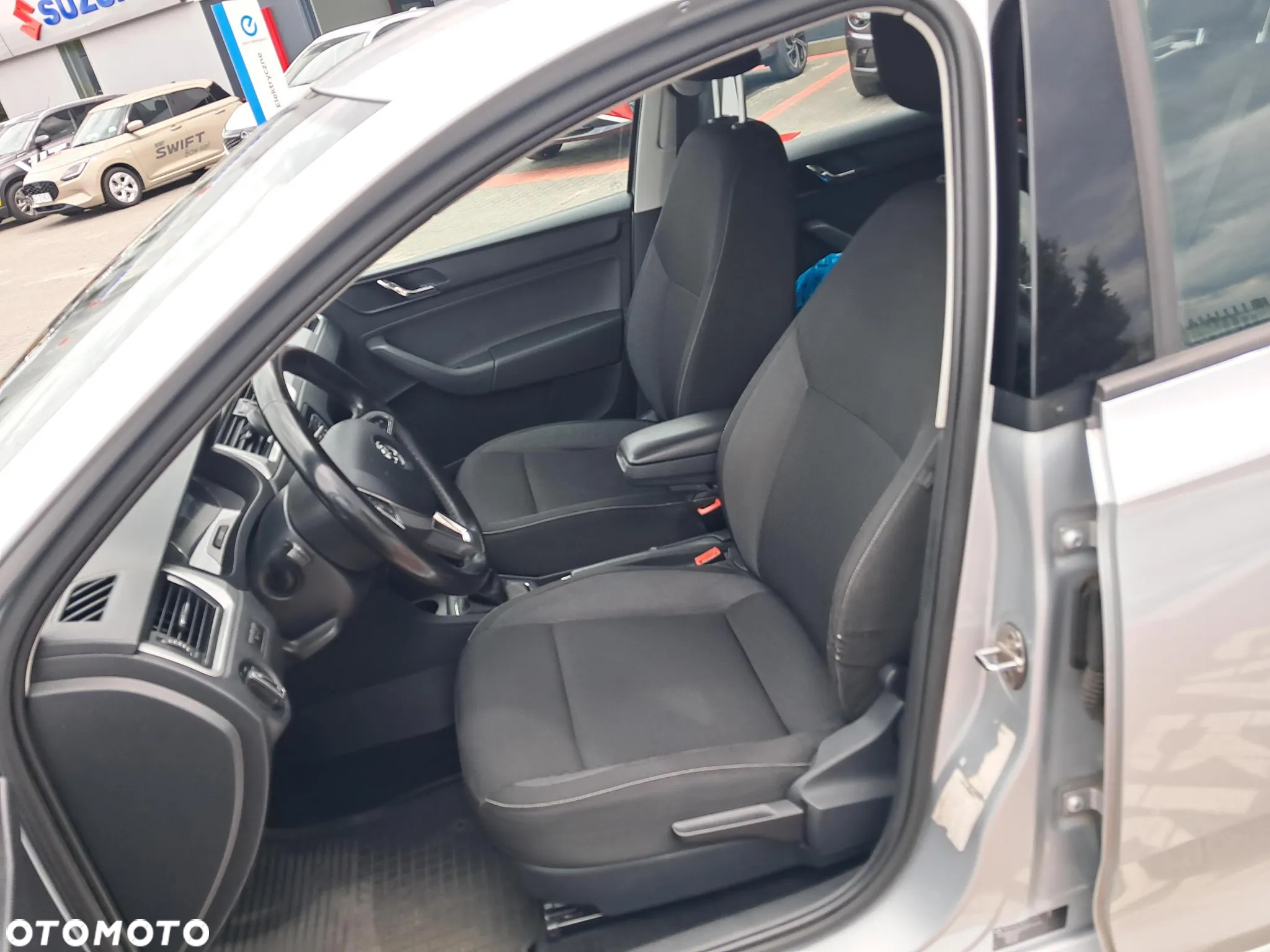 Skoda RAPID 1.2 TSI Ambition - 12