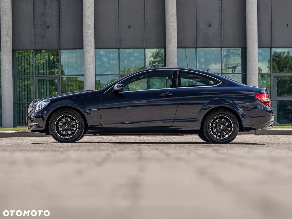 Mercedes-Benz Klasa C 250 CGI BlueEff - 5