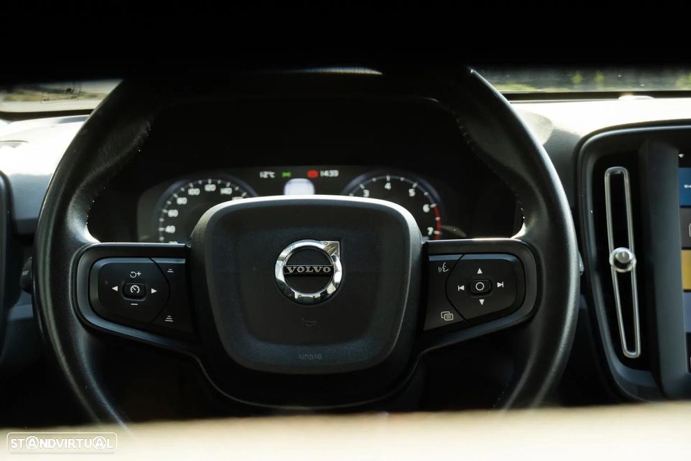 Volvo XC 40 2.0 D3 - 12