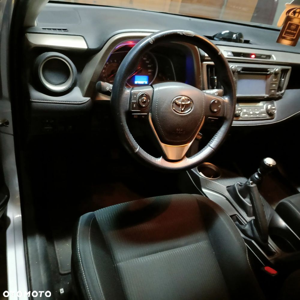 Toyota RAV4 - 5