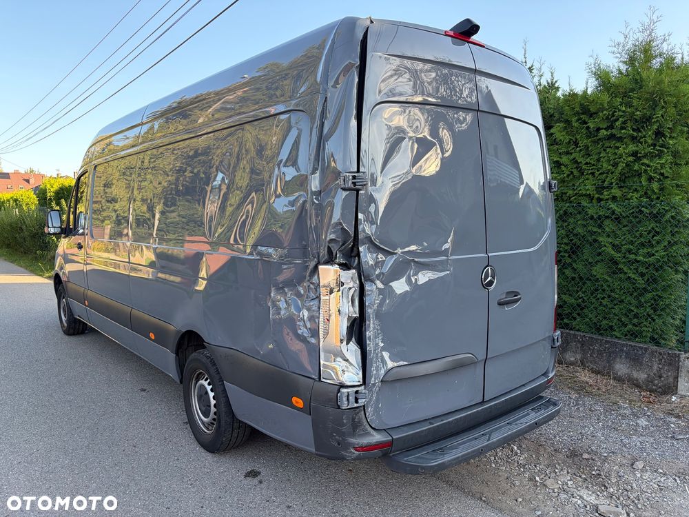 Mercedes-Benz Sprinter - 14