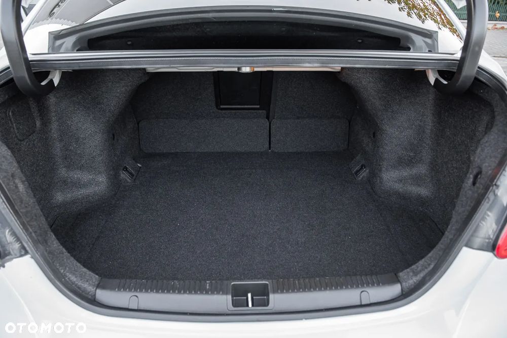 Suzuki Kizashi 2.4 4x4 CVT Sport - 27