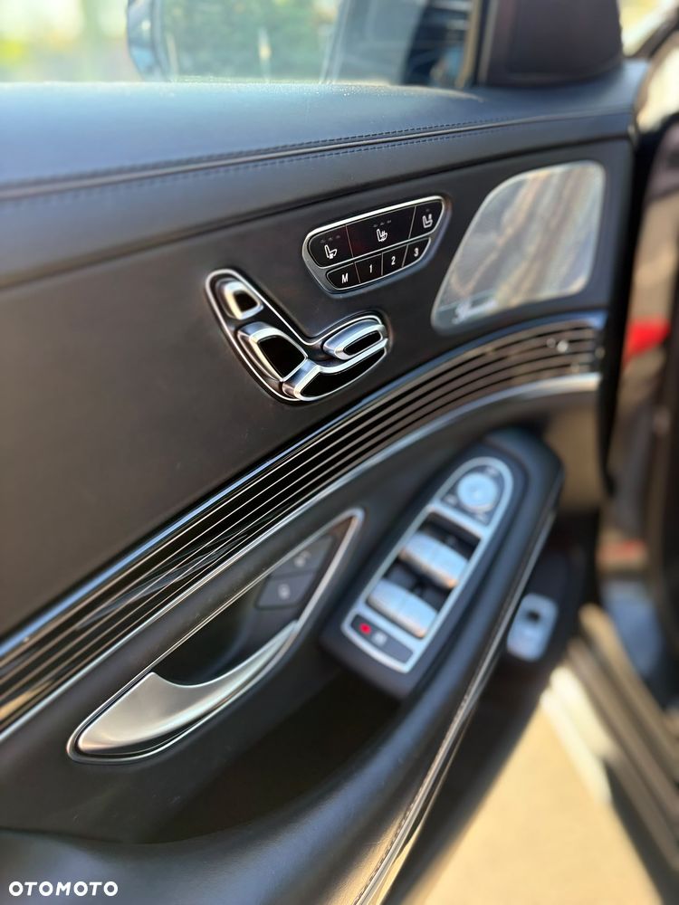 Mercedes-Benz Klasa S 560 4Matic 9G-TRONIC - 25