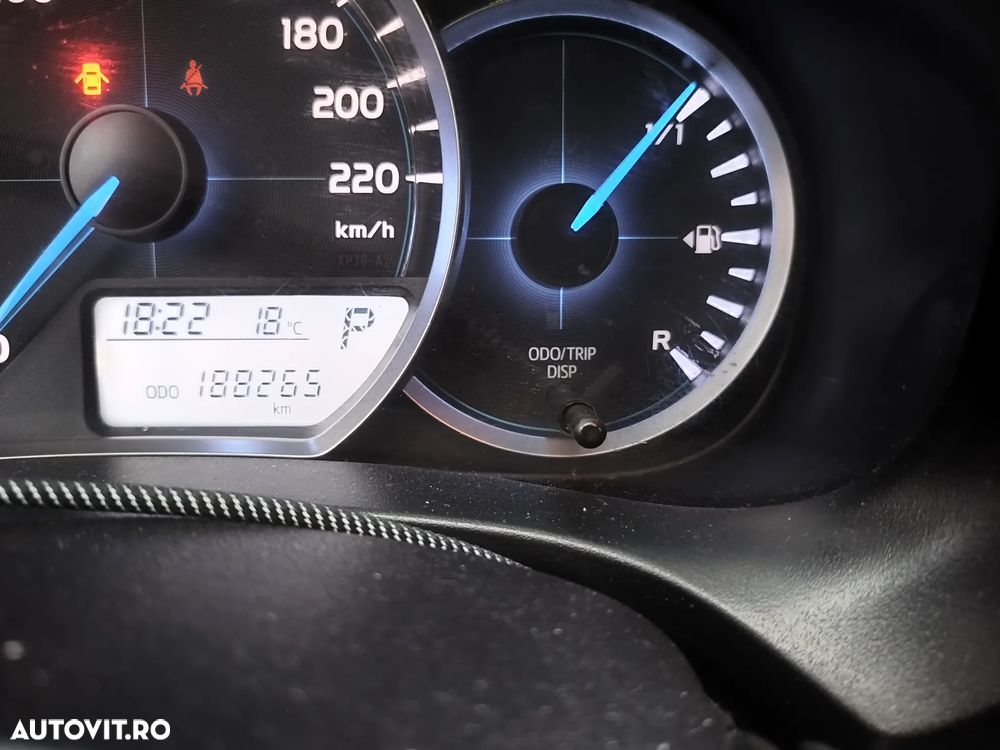 Toyota Yaris 1.5 VVT-i HSD Luna - 5
