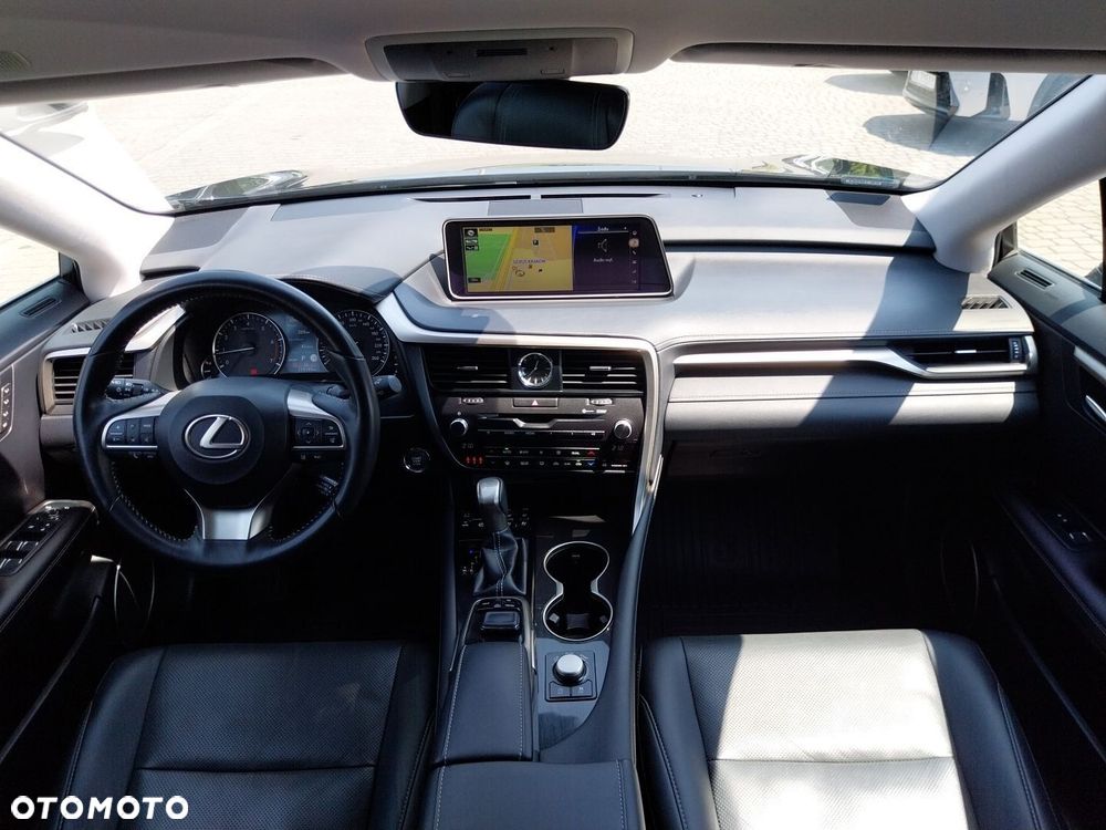 Lexus RX - 9