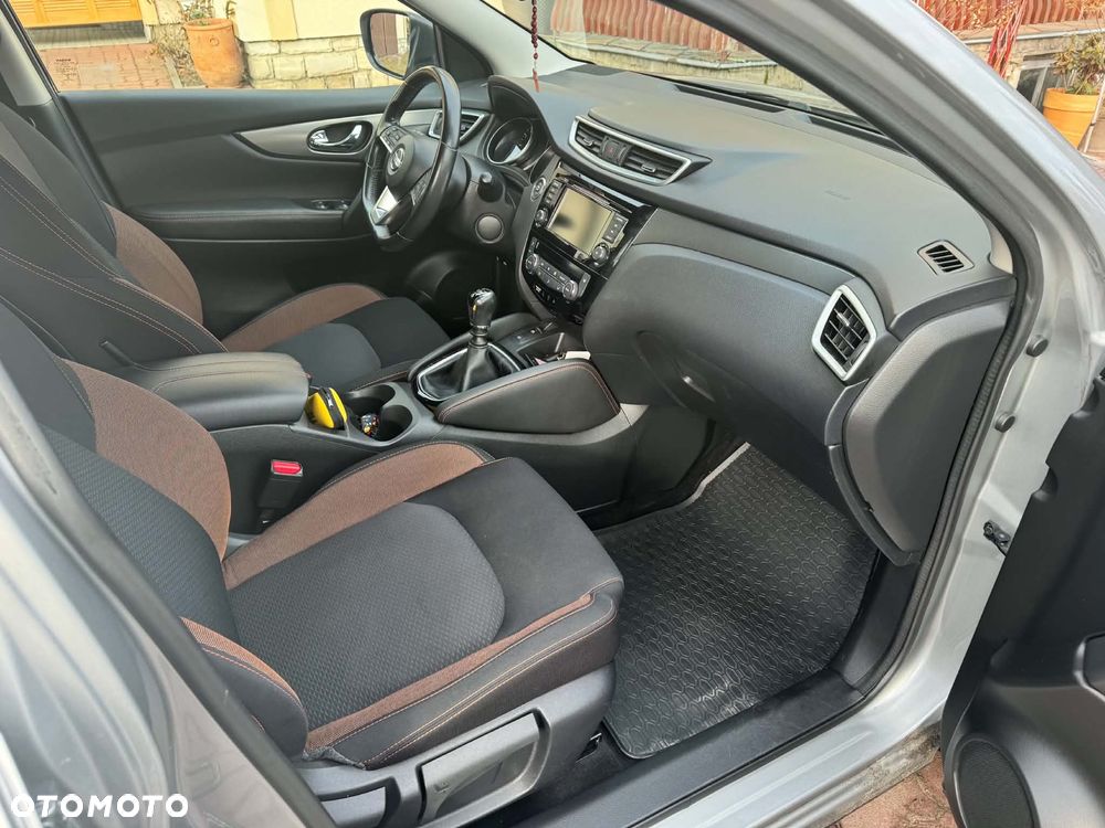 Nissan Qashqai 1.3 DIG-T N-Connecta EU6d - 8