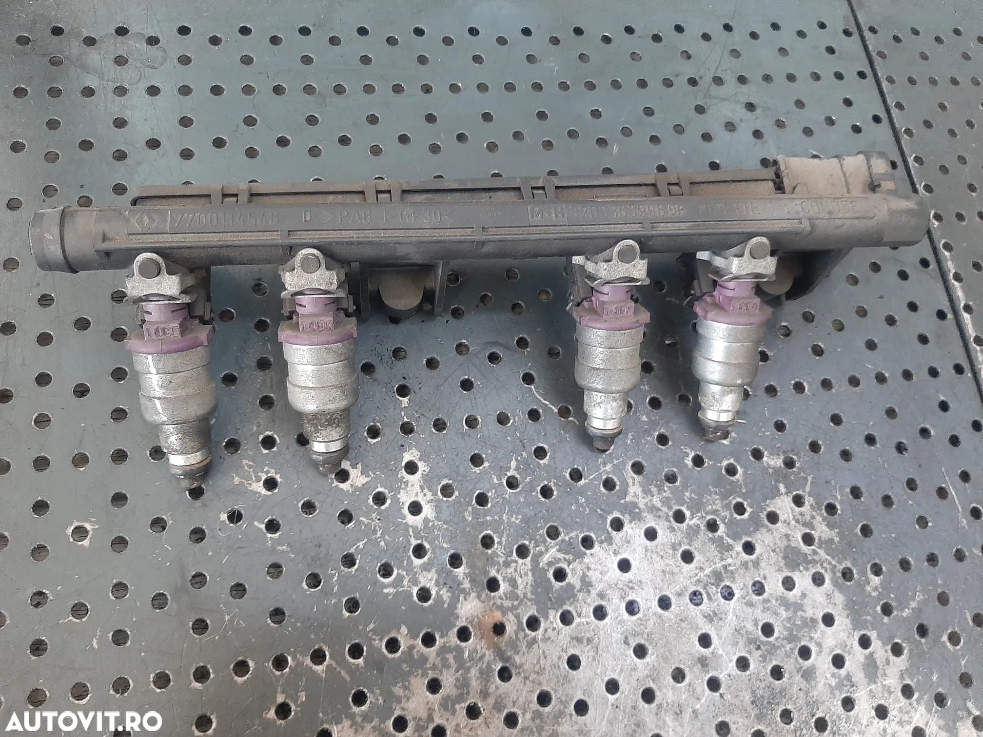 rampa cu injectoare 1.2 b d7ff702   renault twingo clio 1 clio 2  7700114546 - 3