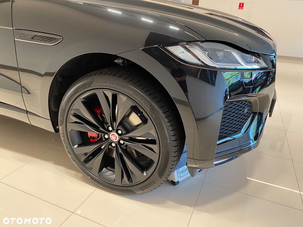 Jaguar F-Pace - 8