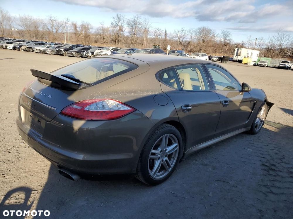 Porsche Panamera 4 - 13