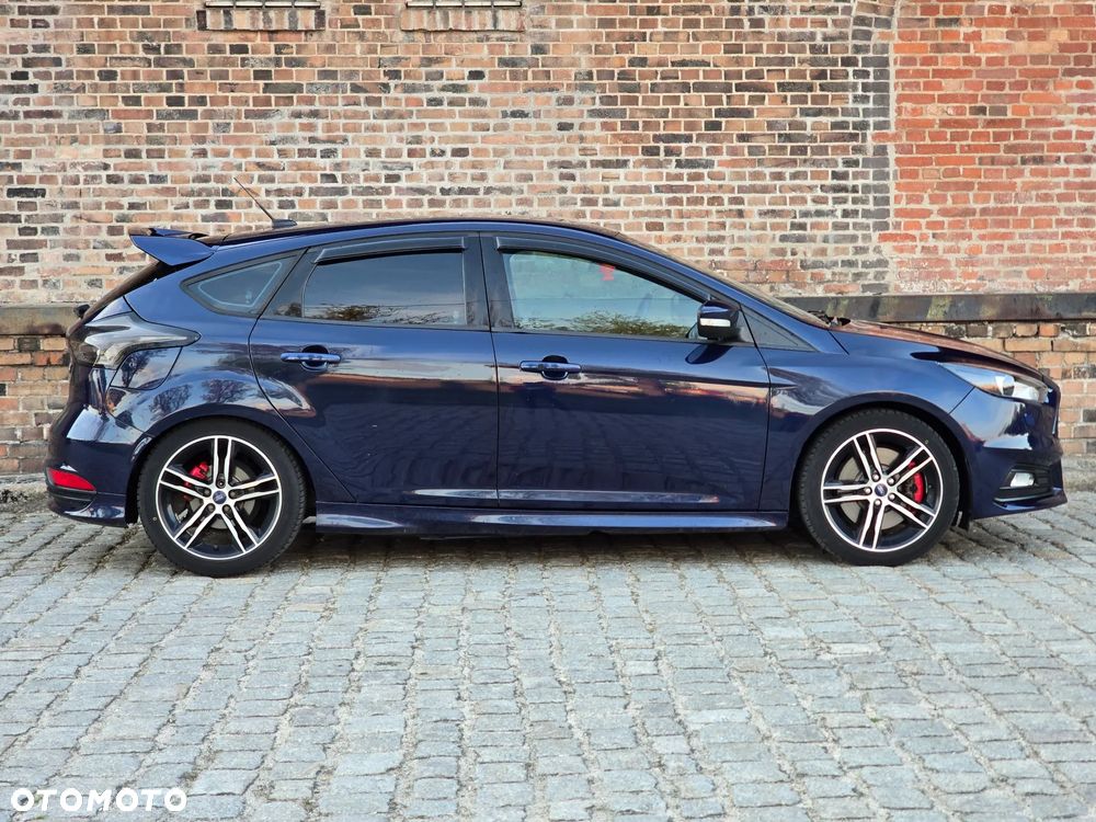 Ford Focus 2.0 EcoBoost ST - 10