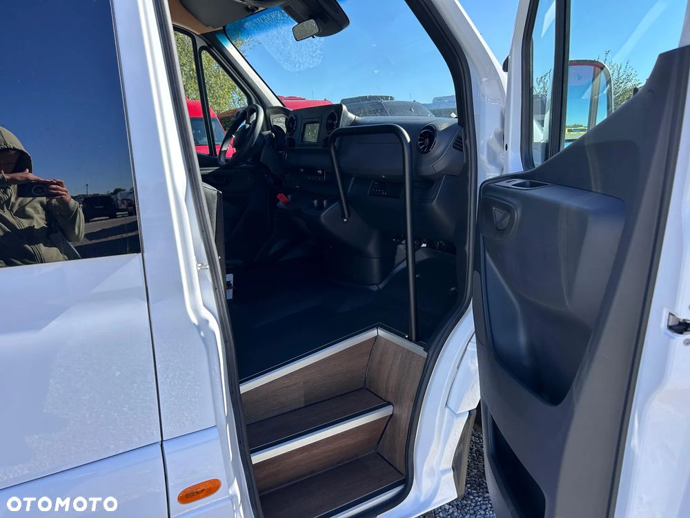 Mercedes-Benz Sprinter 519 - 11