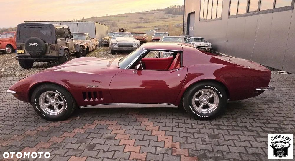 Chevrolet Corvette - 26
