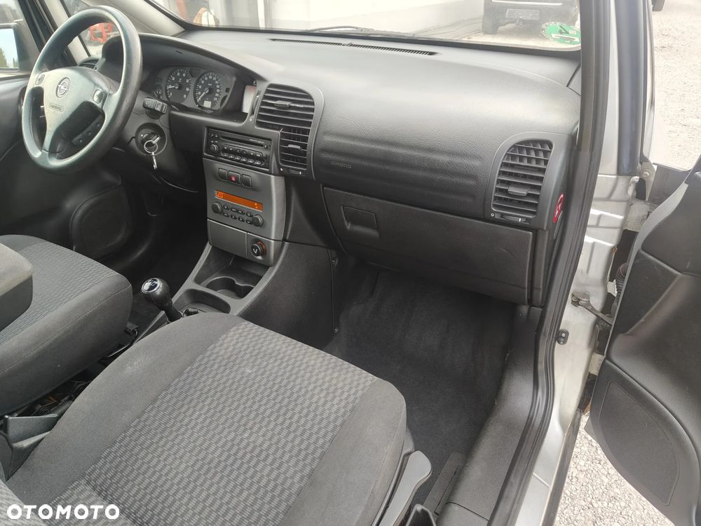 Opel Zafira - 23