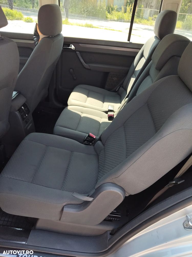 Volkswagen Touran 1.9 TDI Conceptline - 9