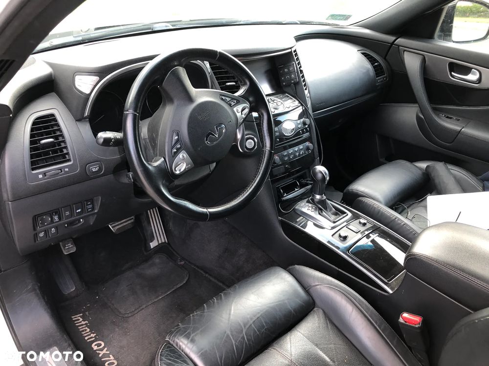 Infiniti QX70 3.0d S Premium - 9