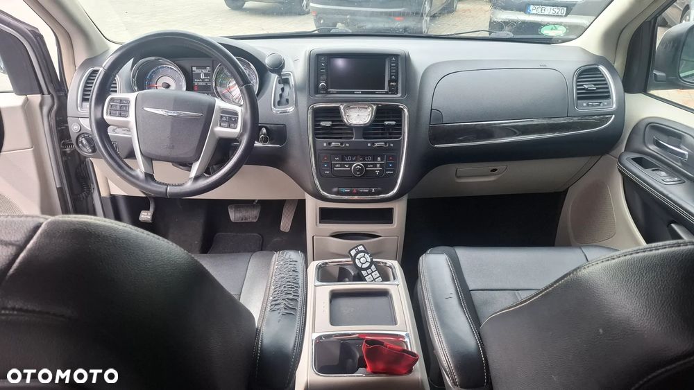 Chrysler Town & Country 3.6 Touring - 19