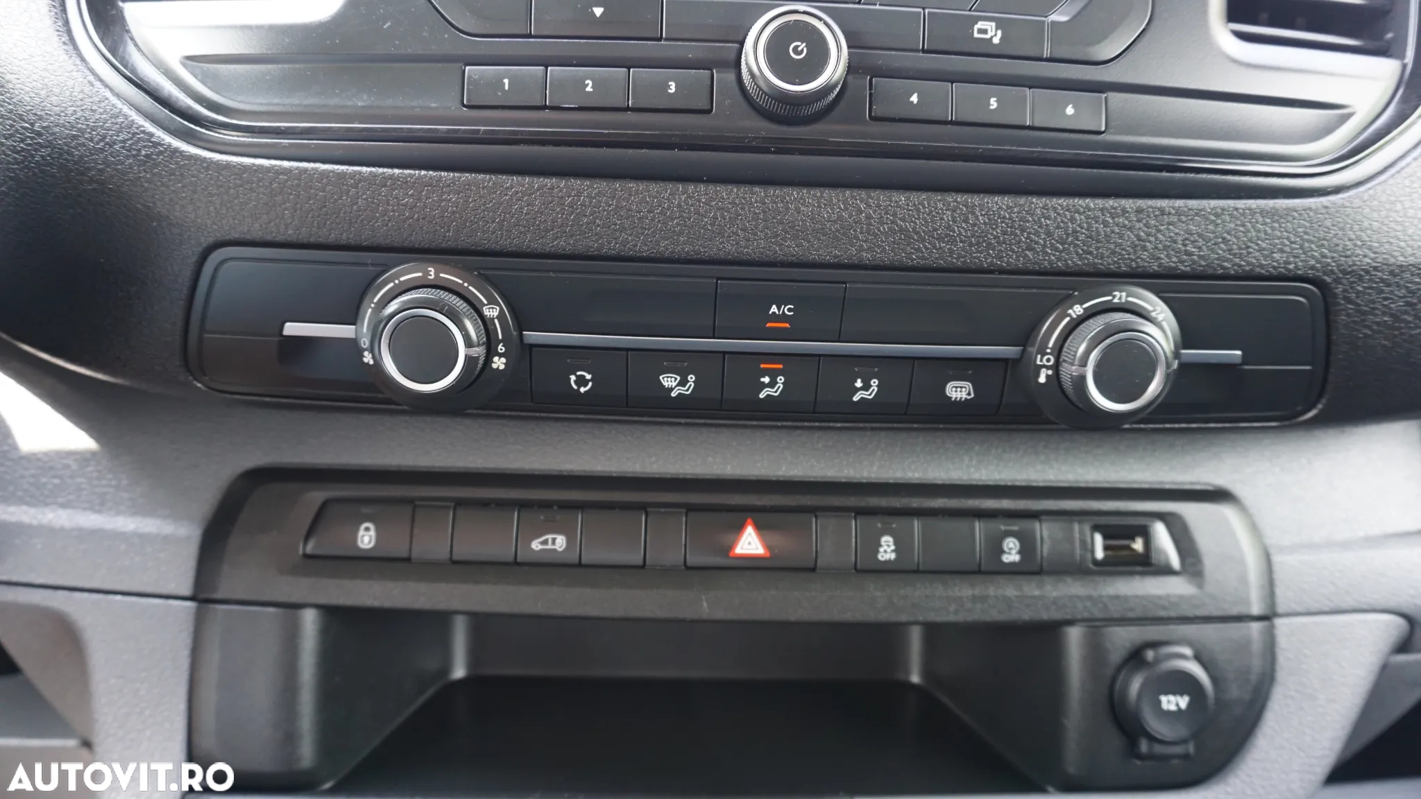Opel VIVARO - 21